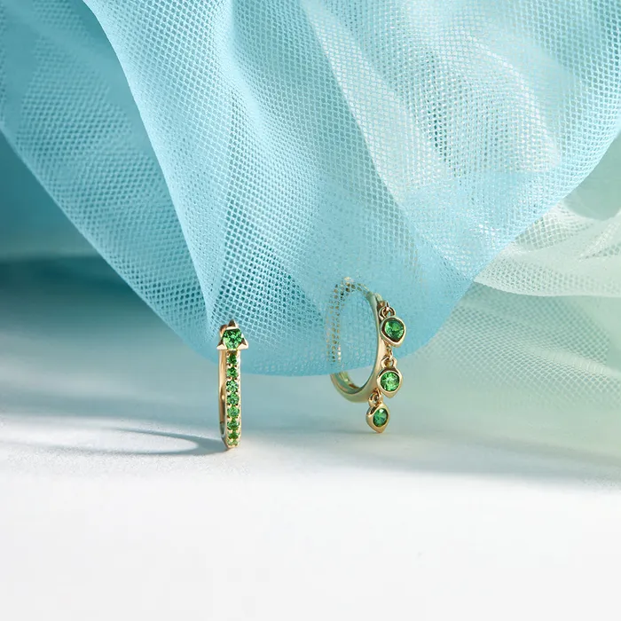 AURELIE GI Earrings EZME Tsavorite Huggie Hoop