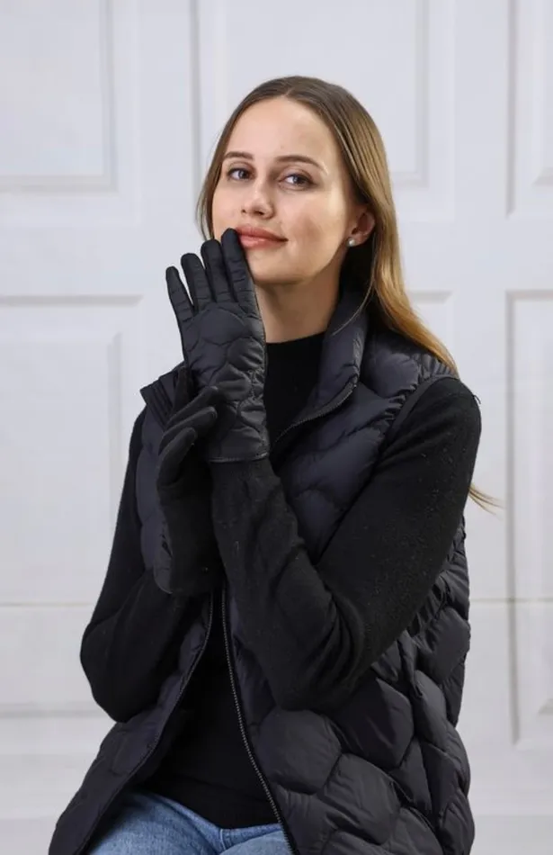 Candlewick Gift Shop Rings Black Quilted Texting Gloves