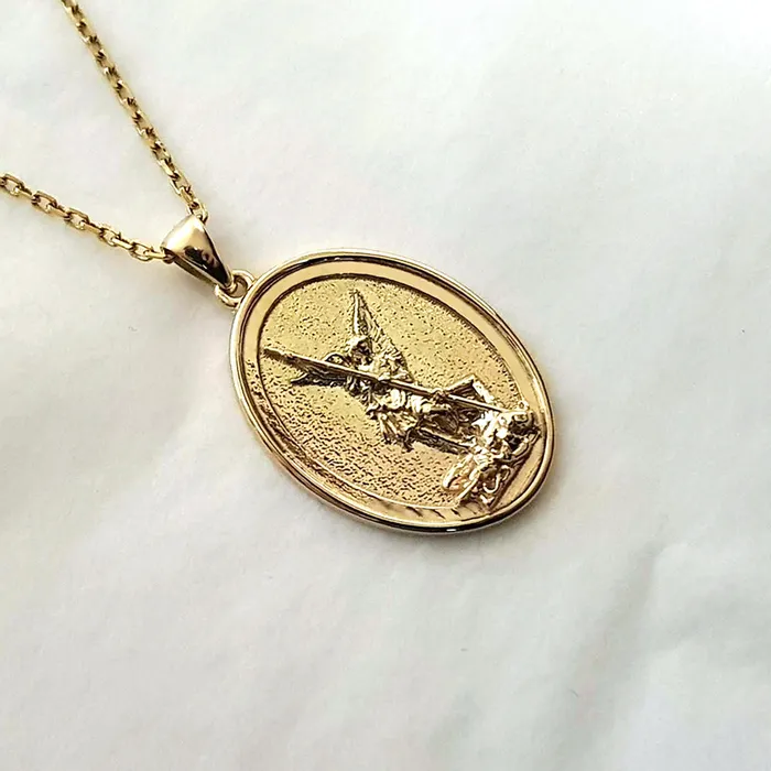 carre dor Necklaces 14k 18k gold mens oval Archangel Saint Michael pendant necklace 2