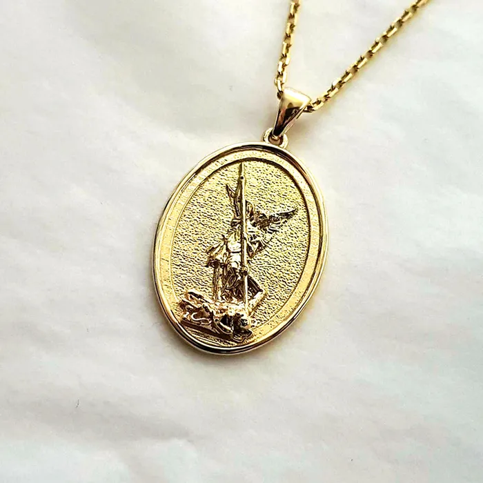 carre dor Necklaces 14k 18k gold mens oval Archangel Saint Michael pendant necklace 2