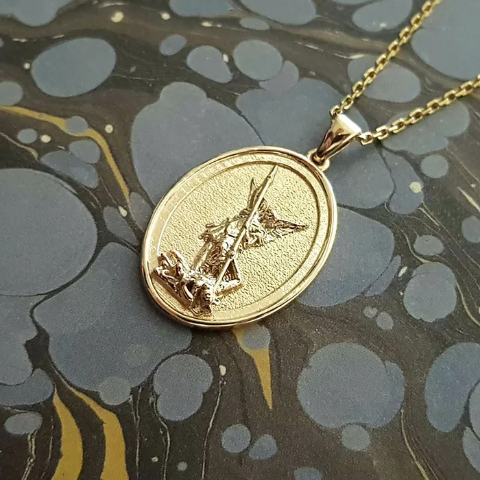 carre dor Necklaces 14k 18k gold mens oval Archangel Saint Michael pendant necklace 2