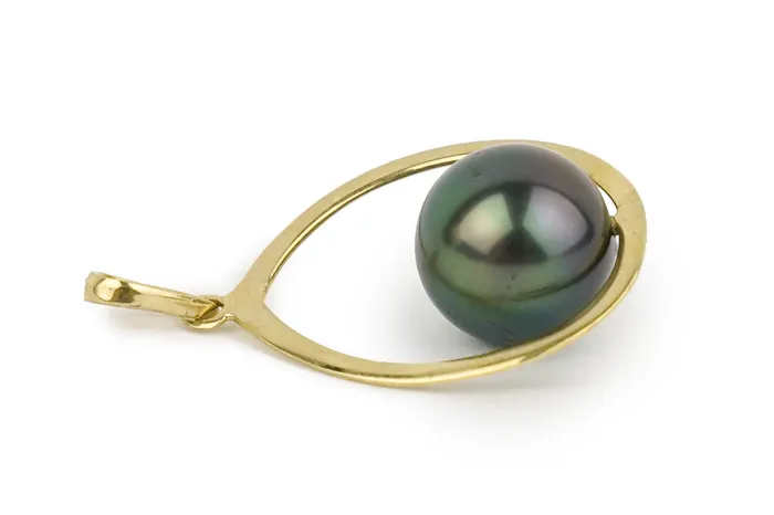 Kamoka Pearl Necklaces Dark Green Peacock 9mm Teardrop Pendant