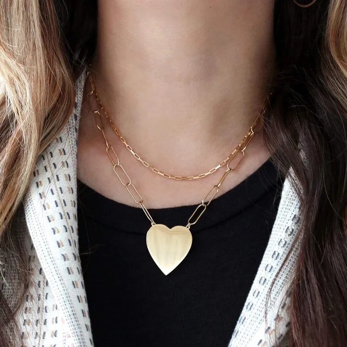 Kris Nations Necklaces Gold heart on paperclip necklace