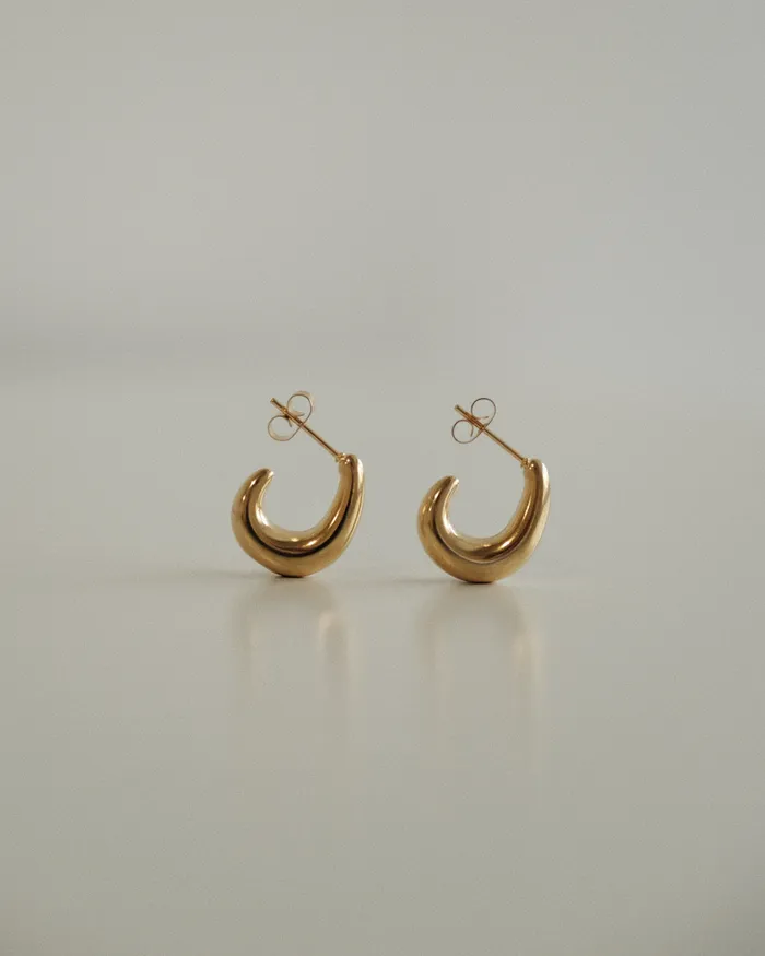 MYJN Earrings Elody Bold Curved Dupe Earrings