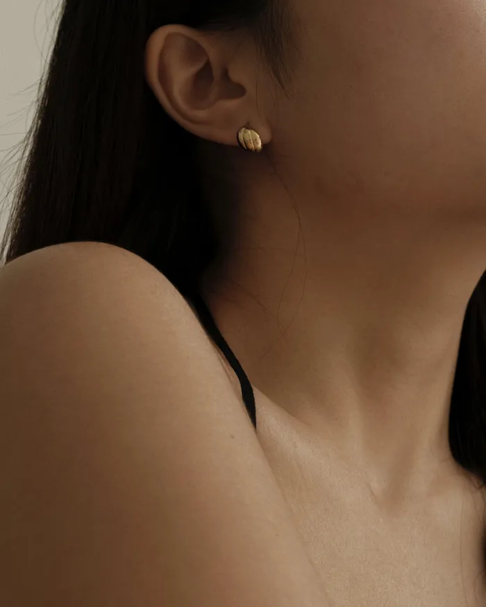 MYJN Earrings Quile Curved Shell Stud Earrings