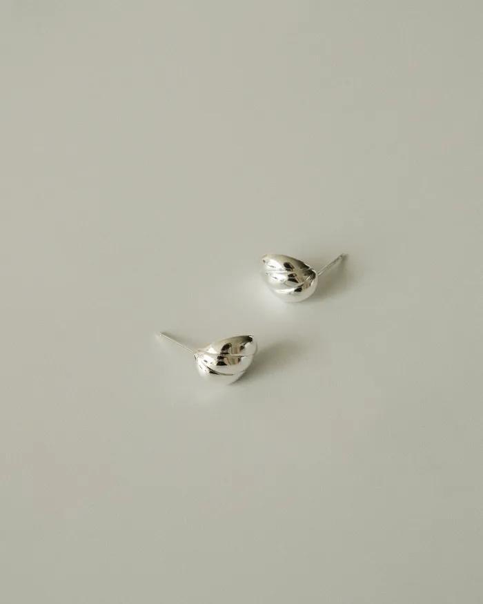 MYJN Earrings Quile Curved Shell Stud Earrings