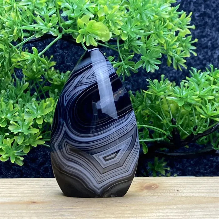 Necklaces Metamorphidi Natural Crystal Black Agate Silk Stripe