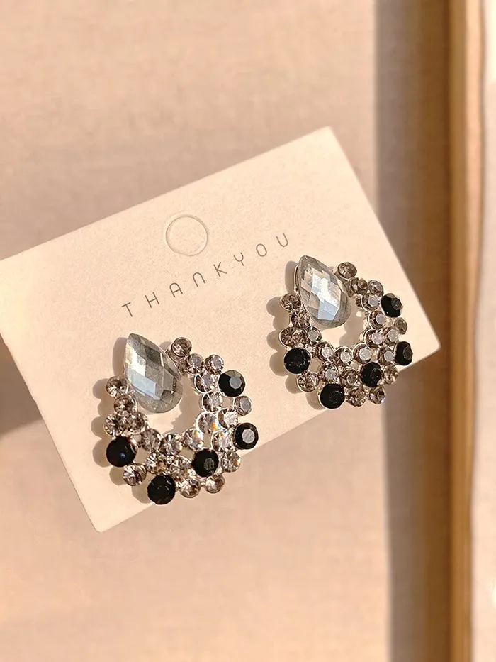 Necklaces Yellow Chimes Women Earrings Korean Style Girls Black Crystal Earrings Latest Design Long Earings Small Earring For Stylish Tops Western Style Yellow Chimes