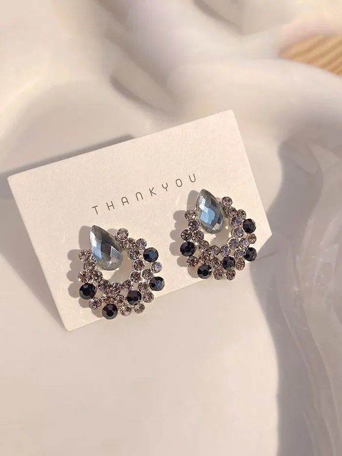 Necklaces Yellow Chimes Women Earrings Korean Style Girls Black Crystal Earrings Latest Design Long Earings Small Earring For Stylish Tops Western Style Yellow Chimes