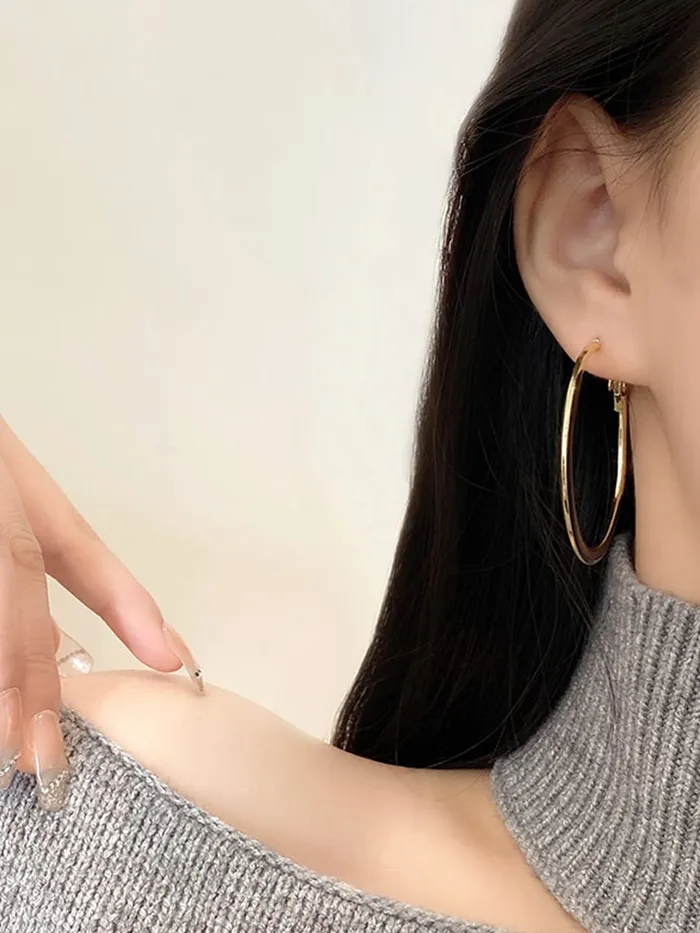 Necklaces Yellow Chimes Yellow Chimes Earrings for Women and Girls Hoop Earrings for Girls Gold Toned Tubular Thick Round Hoop Earrings Birthday Gift for girls and women Anniversary Gift for Wife