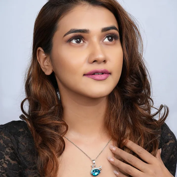 Necklaces Yellow Chimes Yellow Chimes Pendant for Women and Girls Fashion Crystal Pendant for Women Swan Shaped Pendant Necklace Blue Crystal Pendent Chain Birthday Gift for Girls Women Anniversary Gift for Wife