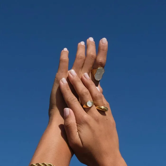 Rings Biella Vintage Ariel Mini Round Signet Ring