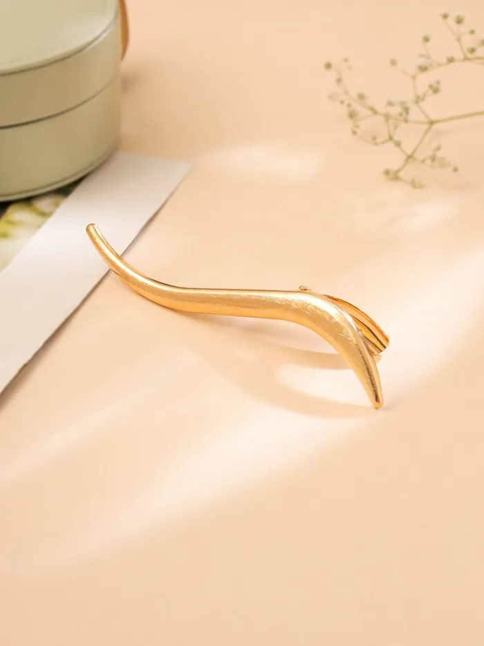 Stylish Hair Clips Gold Plated Banana Clips for Women Premium Alloy 13cm Gold Yellow Chimes Earrings