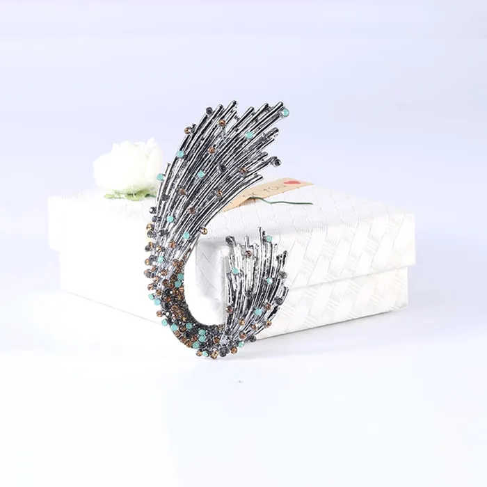 Yellow Chimes Brooch for Women Beautiful Shawl Sweater Clip Saree Pin Leaf Designed Brooch for Women and Girls Yellow Chimes Necklaces