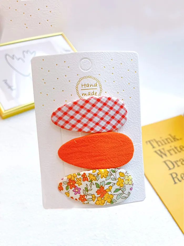 Yellow Chimes Earrings Melbees by Yellow Chimes Hair Clips for Girls Kids Hair Clip Hair Accessories for Girls Babys Multicolor Fabric 3 Pcs Snap Hair Clips for Kids Tic Tac Clips for Baby Teens Toddlers