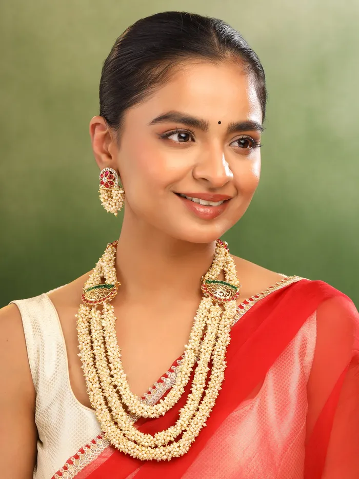 Yellow Chimes Necklaces Traditional Gold Plated Long Necklace Set Elegant Design Clip Clasp 53 cm Gold