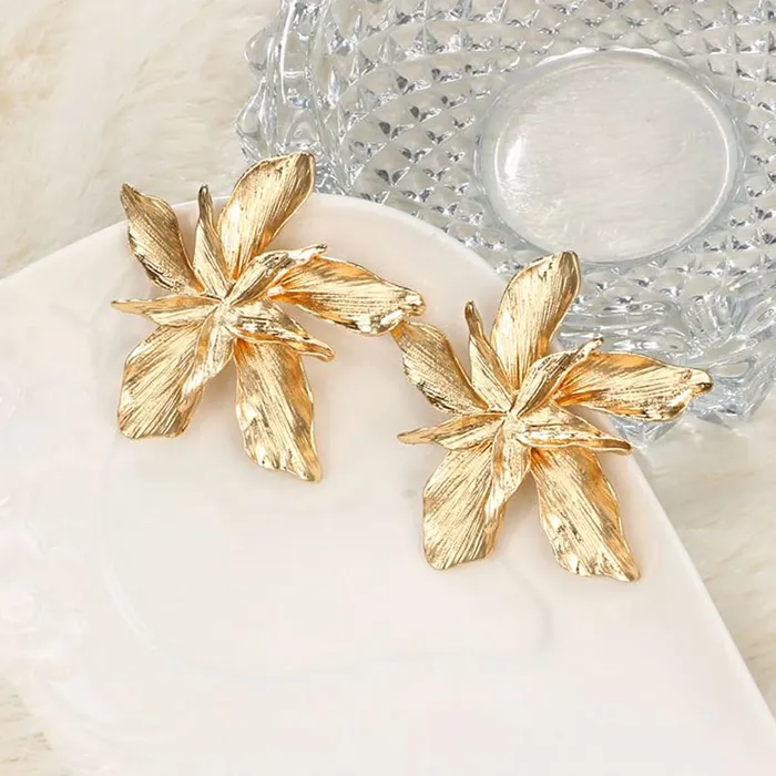 Yellow Chimes Necklaces Yellow Chimes Earrings for Women and GirlsStud Earrings for Women Flower Earrings for Women and Girls Birthday Gift for Women Anniversary Gift for Wife