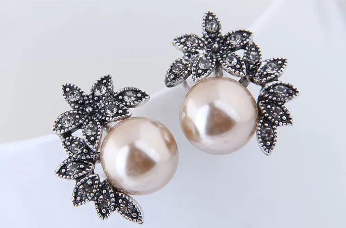 Yellow Chimes Necklaces Yellow Chimes Latest Fashion Silver Plated Floral Crystal Pearl Design Stud Earrings for Women and Girls White Medium YCFJERPRLFLWRBK