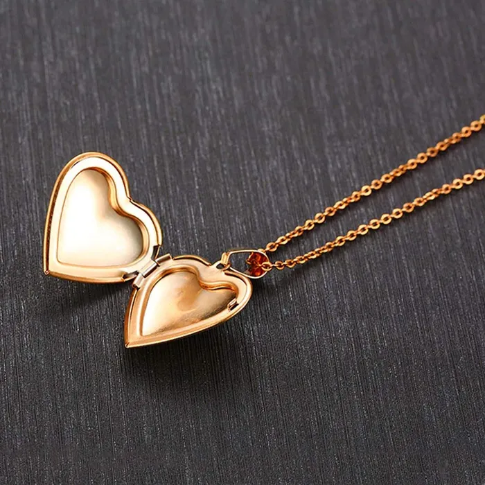 Yellow Chimes Necklaces Yellow Chimes Pendant for Women Rose Gold Plated Openable Heart Photo Frame Locket Gift Jewelry Pendant Necklace for Men and Women