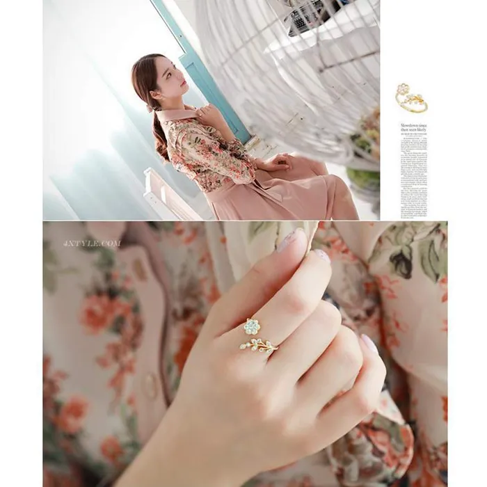 Yellow Chimes Necklaces Yellow Chimes Rhinestone Twisted Leaves Flower Opening Gold Plated Rings For Women and GirlsAdjustable