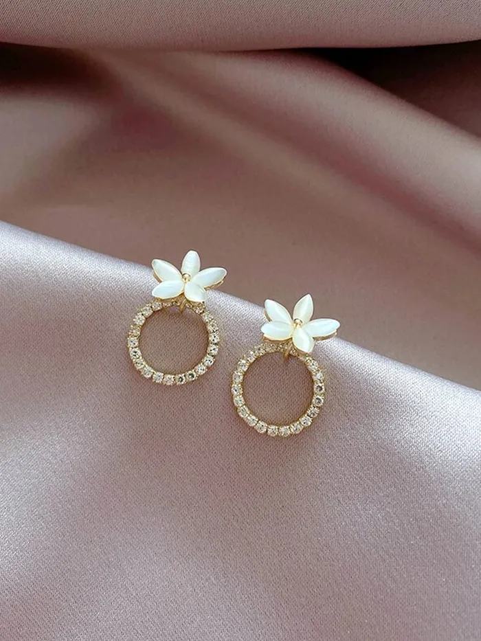 Yellow Chimes Yellow Chimes Earrings for Women and Girls Studs for Girls Gold Toned Floral Designed Crystal Studded Stud Earrings Birthday Gift for girls and women Anniversary Gift for Wife Bracelets