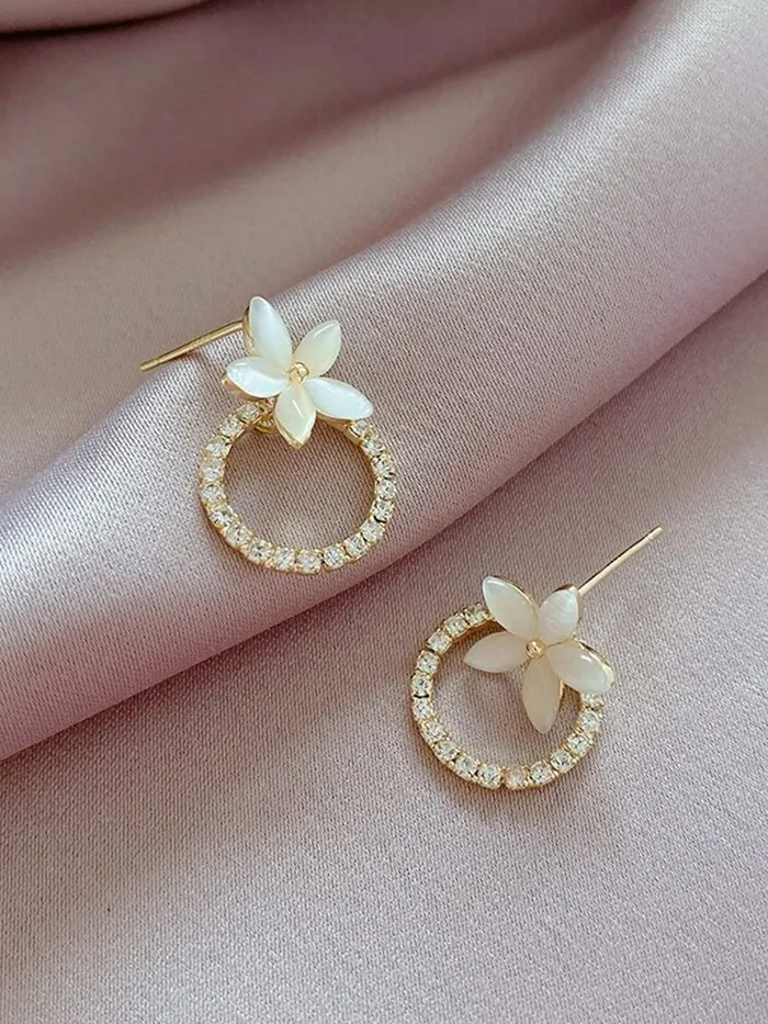 Yellow Chimes Yellow Chimes Earrings for Women and Girls Studs for Girls Gold Toned Floral Designed Crystal Studded Stud Earrings Birthday Gift for girls and women Anniversary Gift for Wife Bracelets