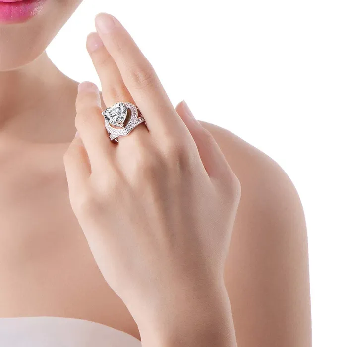 Yellow Chimes Yellow Chimes Ring for Women Cocktail Style Platinum Plated Emerald Crystal Heart Ring for Women and Girls Rings